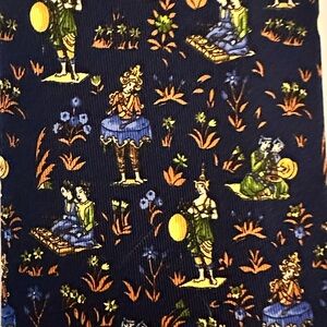 Salvatore Ferragamo Indonesian / Bali / Balinese Silk Neck Tie.
Made in Italy.